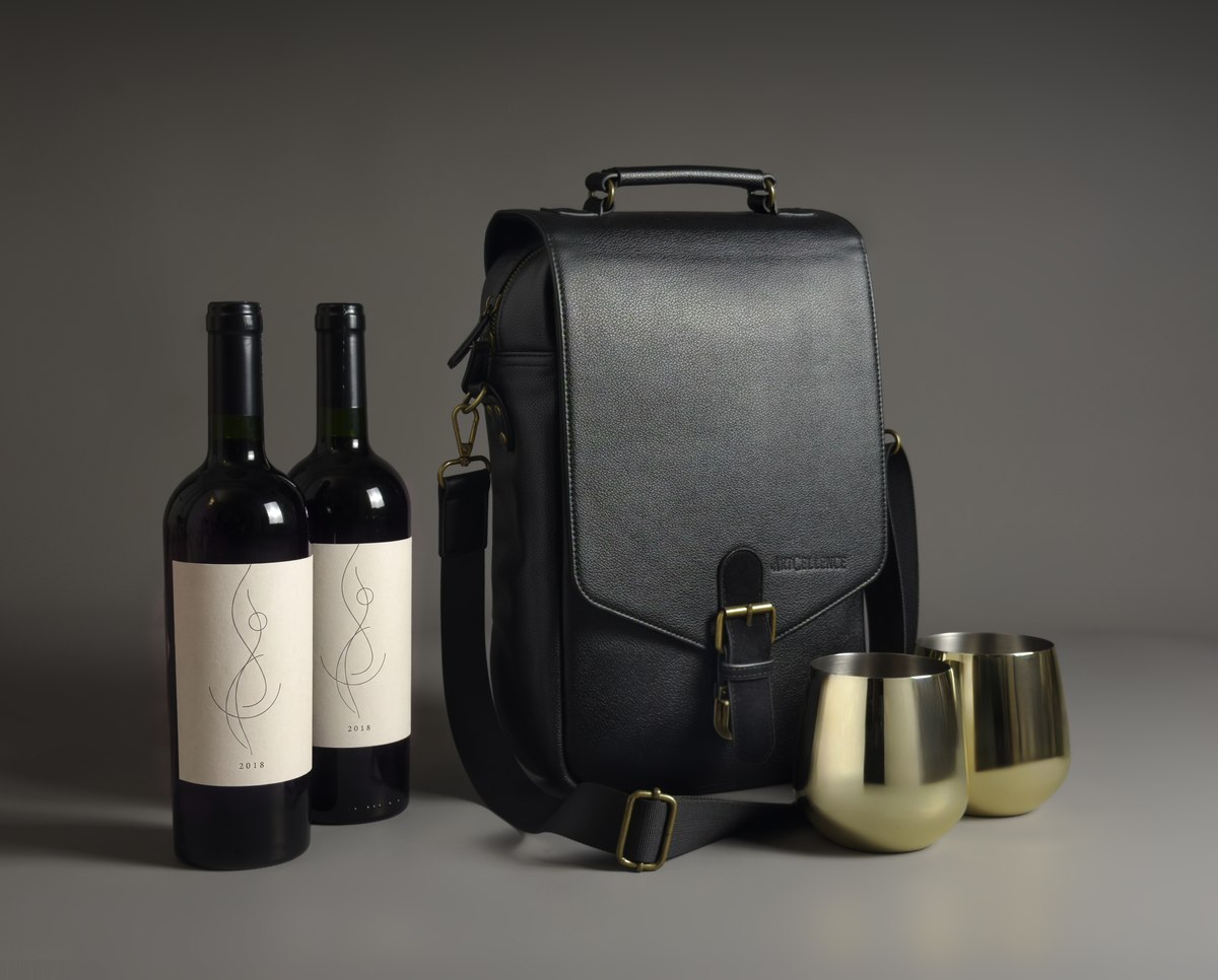 Artcellence wine carrier in black