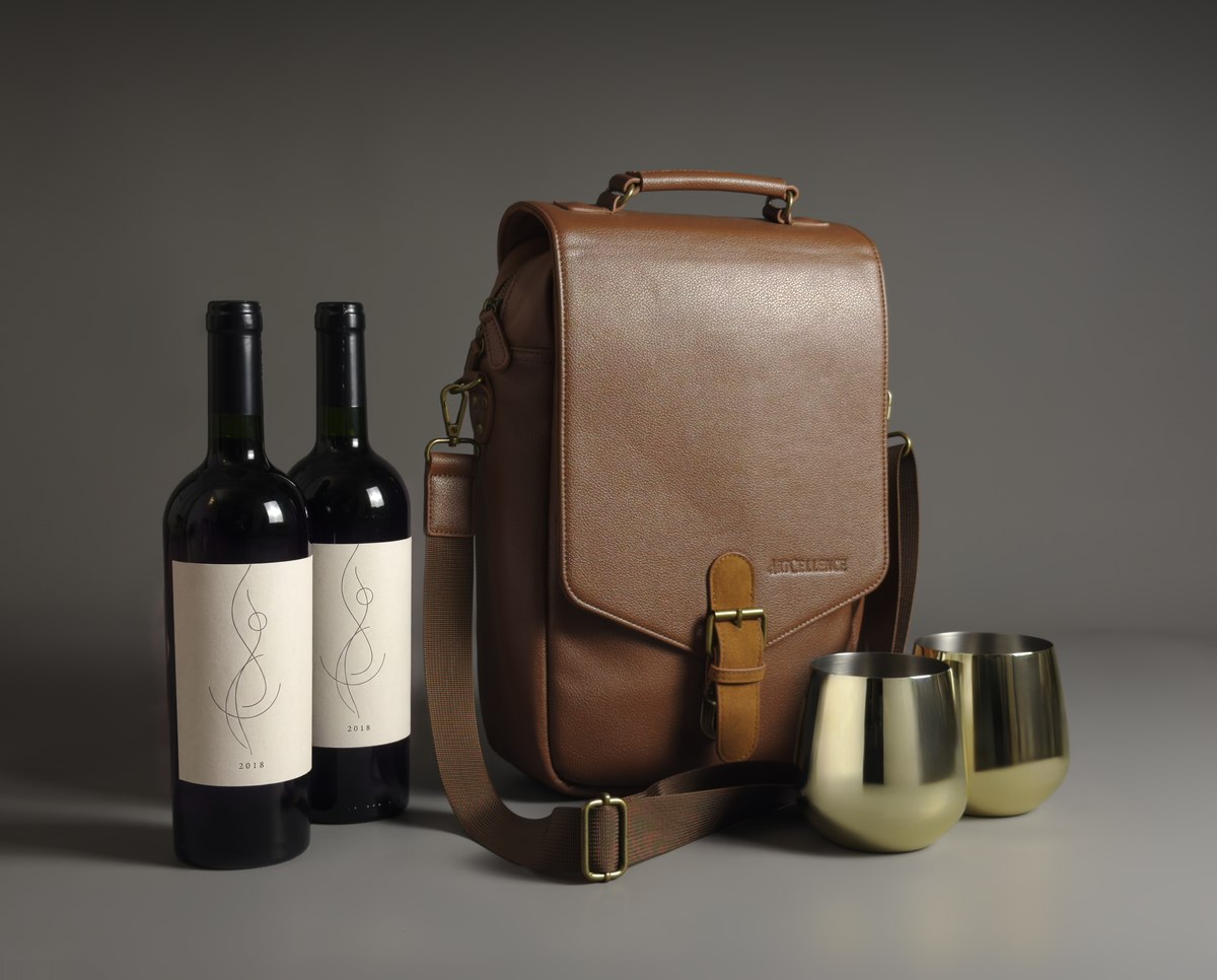 Artcellence wine carrier in brown